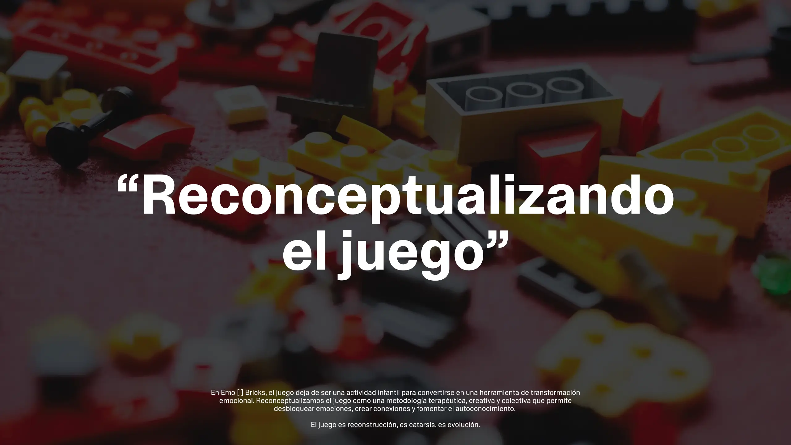 Brand o Big idea “Reconceptualizando el juego” de Emo [ ] Bricks